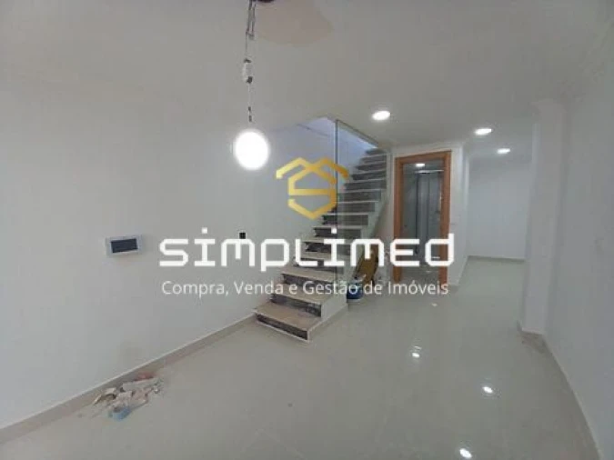 Moradia T3 para Venda em São Domingos de Rana Foto 8