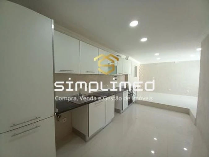 Moradia T3 para Venda em São Domingos de Rana Foto 3