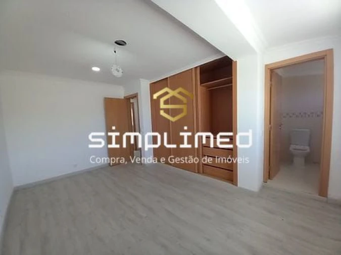 Moradia T3 para Venda em São Domingos de Rana Foto 9