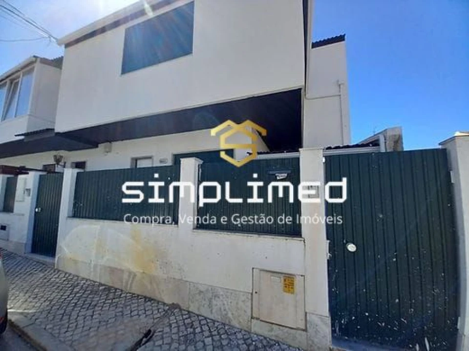 Moradia T3 para Venda em São Domingos de Rana Foto 11