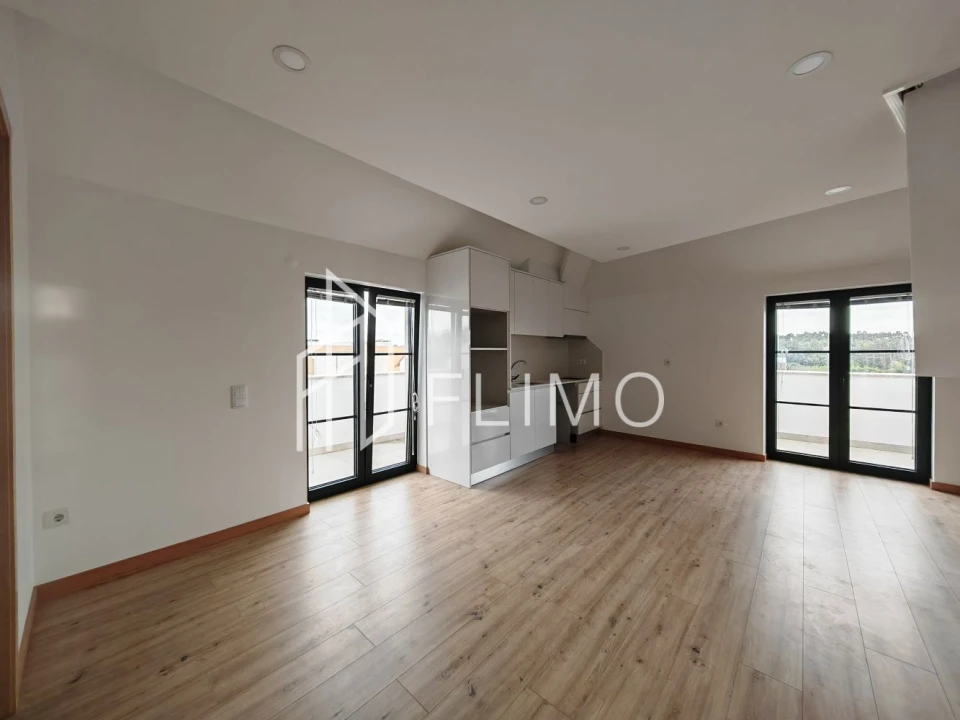 Apartamento T0 para Venda em Ovar, São João, Arada e São Vicente de Pereira Jusã Foto 2