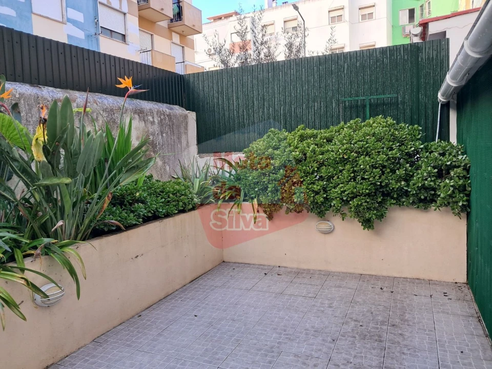 Apartamento T2 para Venda em Queluz e Belas Foto 3