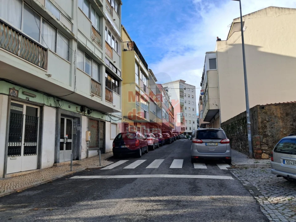 Apartamento T2 para Venda em Queluz e Belas Foto 25