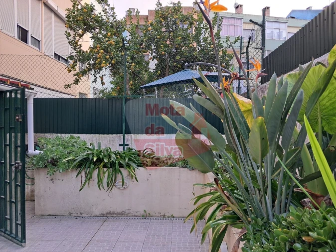 Apartamento T2 para Venda em Queluz e Belas Foto 21