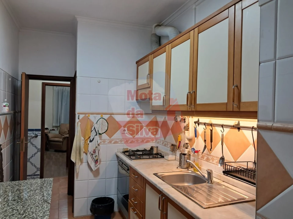 Apartamento T2 para Venda em Queluz e Belas Foto 6