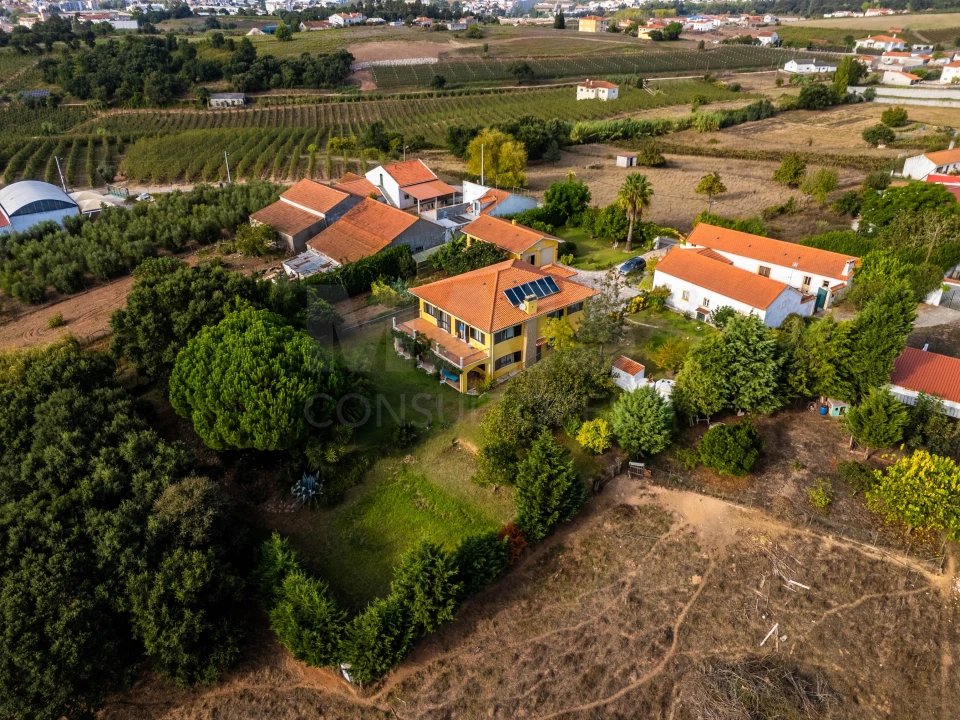 Moradia T5 para Venda em Evora de Alcobaça Foto 1