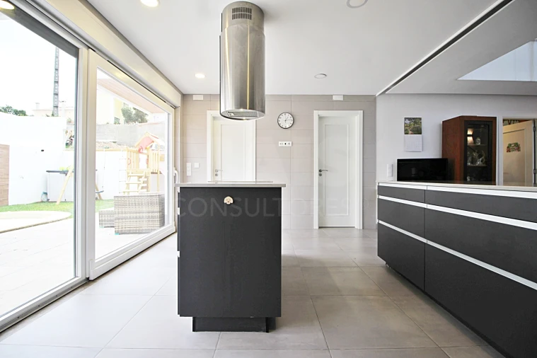 Moradia T5 para Venda em Vialonga Foto 8