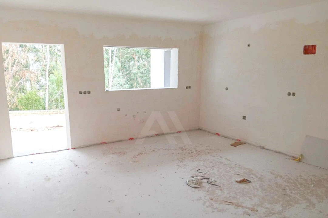 Moradia T4 para Venda em Leiria, Pousos, Barreira e Cortes Foto 4