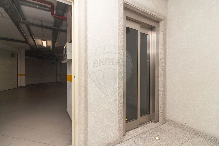 Negócio para Venda em Alhandra, São João dos Montes e Calhandriz Foto 12