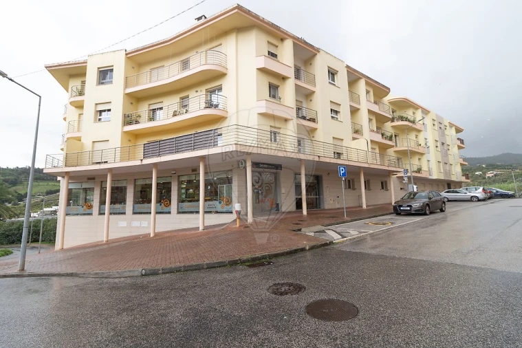 Negócio para Venda em Alhandra, São João dos Montes e Calhandriz Foto 1