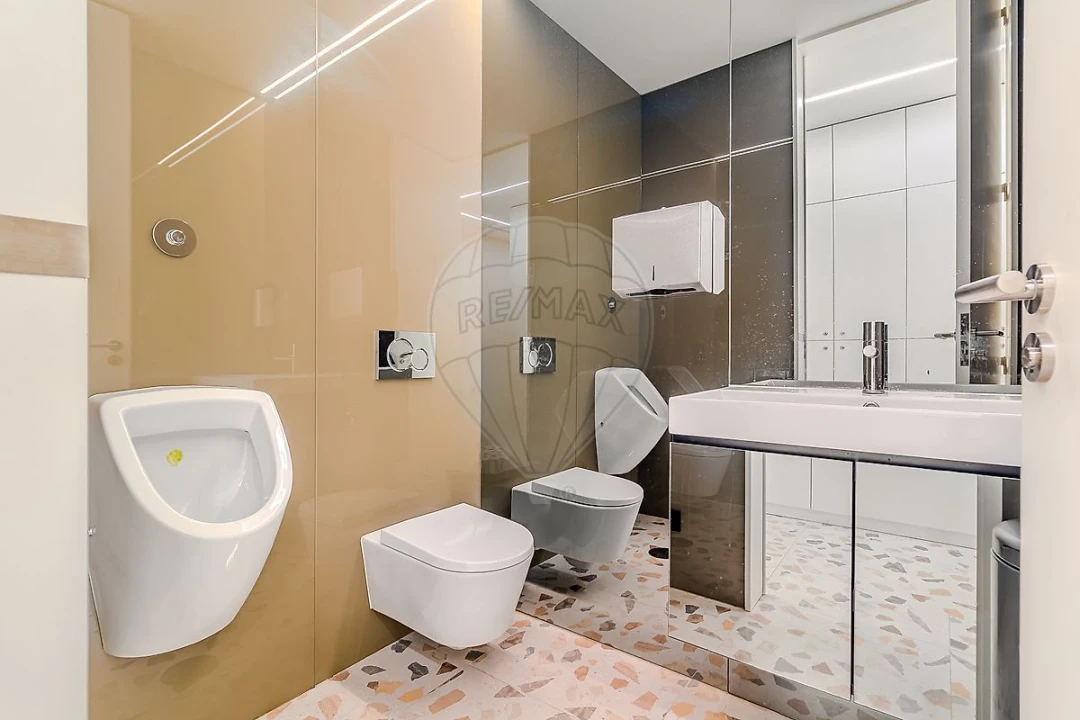 Loja para Arrendamento em Matosinhos e Leça da Palmeira Foto 17