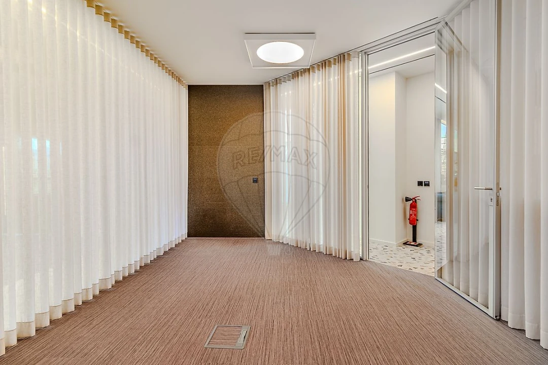 Loja para Venda em Matosinhos e Leça da Palmeira Foto 9