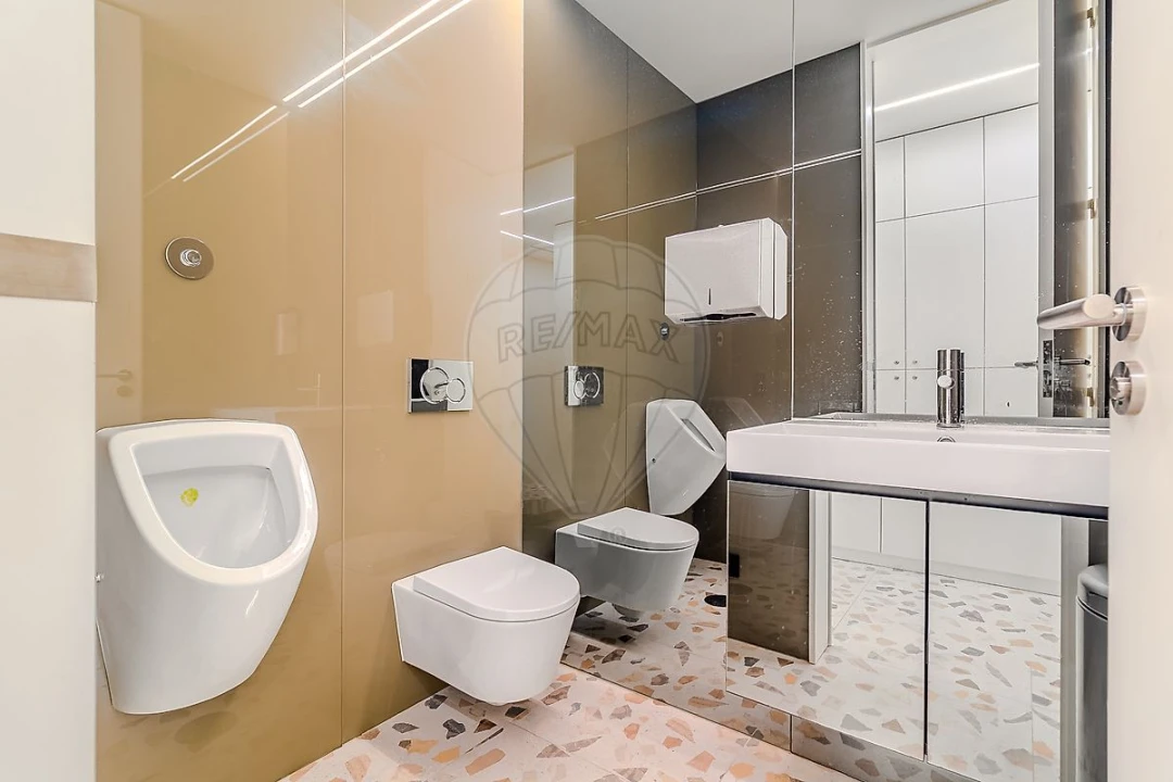 Loja para Venda em Matosinhos e Leça da Palmeira Foto 17