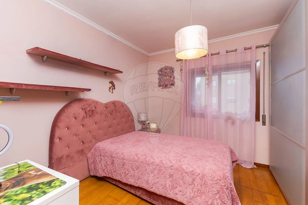 Apartamento T2 para Venda em Vilar de Andorinho Foto 16