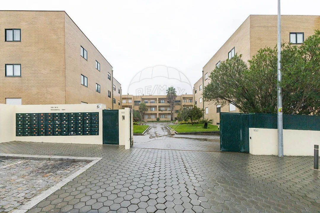 Apartamento T2 para Venda em Vilar de Andorinho Foto 4