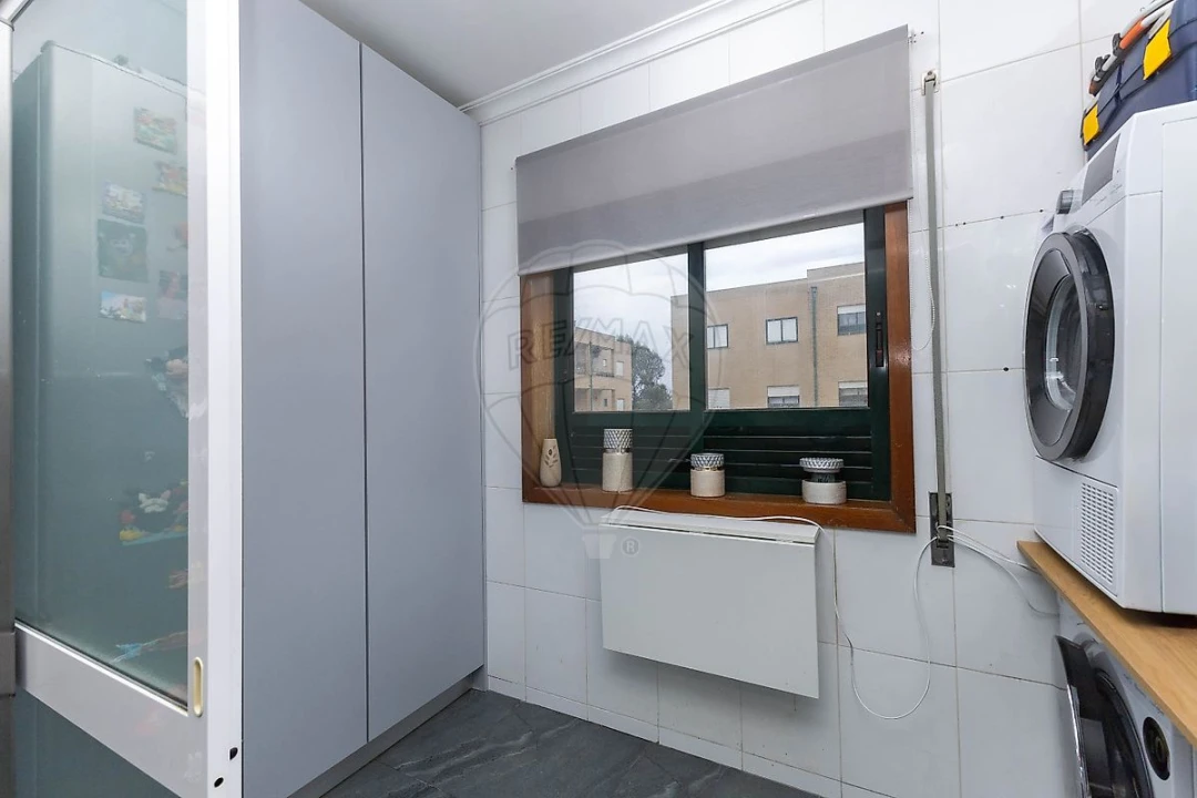 Apartamento T2 para Venda em Vilar de Andorinho Foto 14