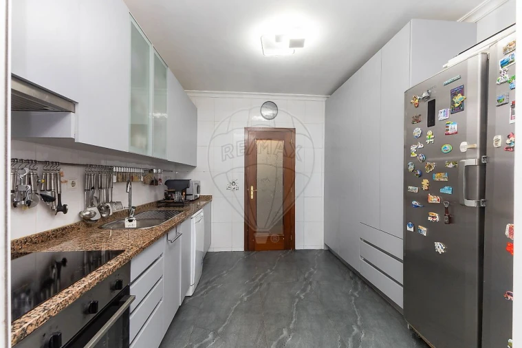 Apartamento T2 para Venda em Vilar de Andorinho Foto 15