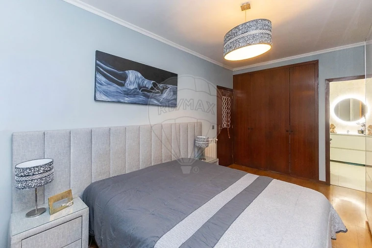 Apartamento T2 para Venda em Vilar de Andorinho Foto 21