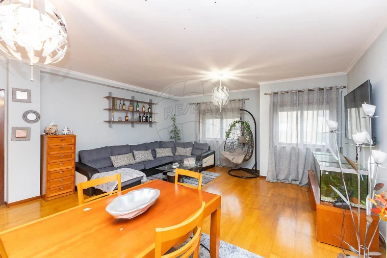 Apartamento T2 para Venda em Vilar de Andorinho Foto 10