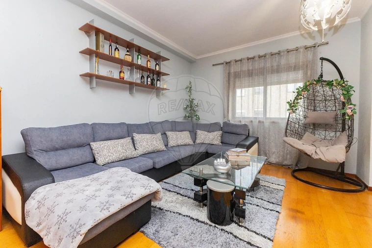 Apartamento T2 para Venda em Vilar de Andorinho Foto 9