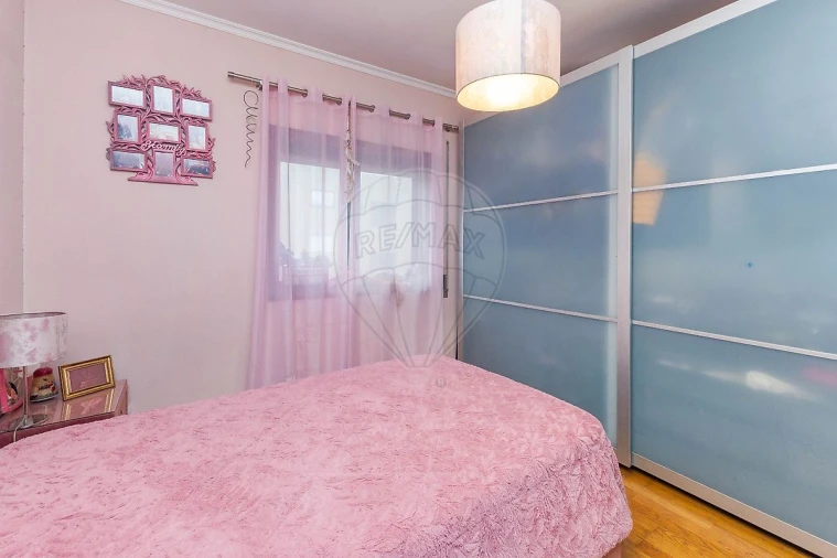 Apartamento T2 para Venda em Vilar de Andorinho Foto 18