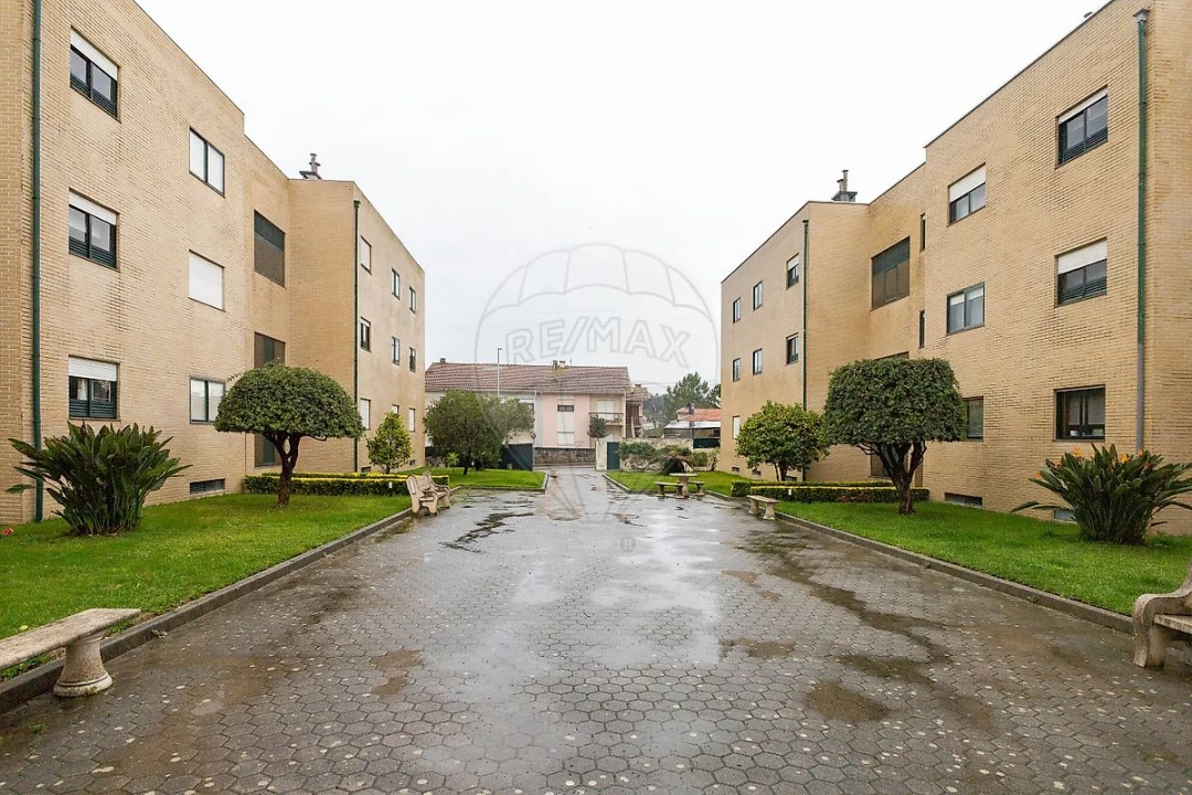 Apartamento T2 para Venda em Vilar de Andorinho Foto 1