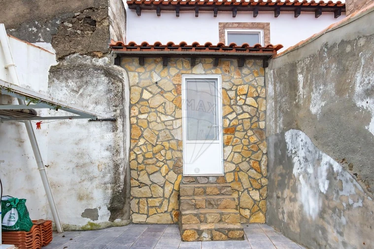 Moradia T2 para Venda em Azueira e Sobral da Abelheira Foto 32