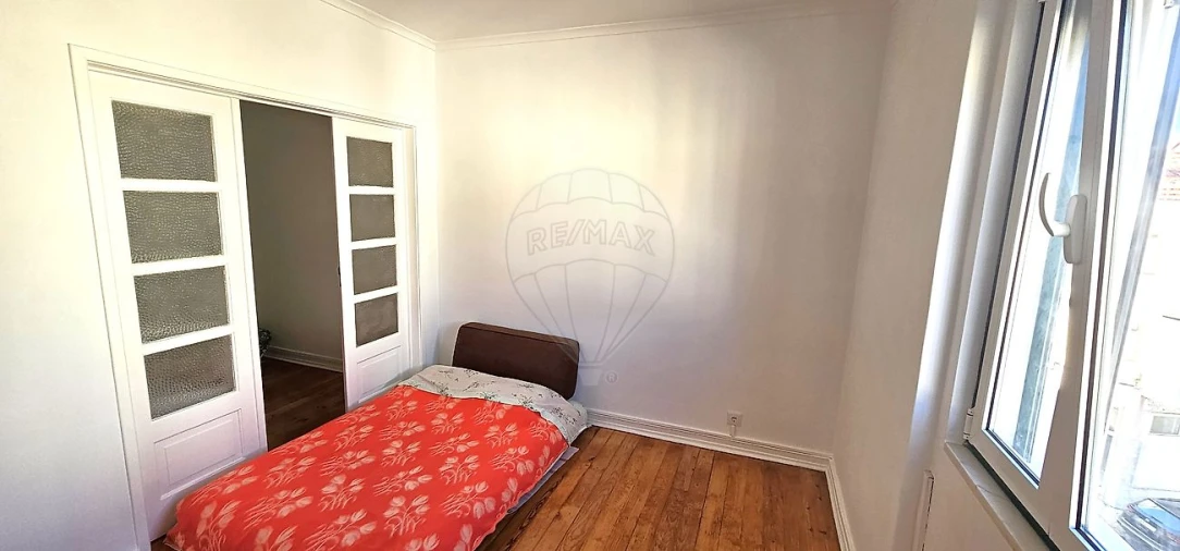 Apartamento T2 para Venda em Beato Foto 2