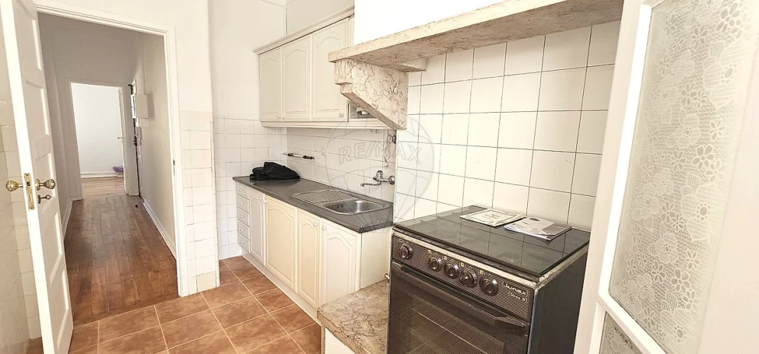 Apartamento T2 para Venda em Beato Foto 6