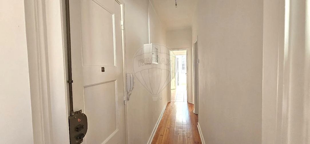 Apartamento T2 para Venda em Beato Foto 8