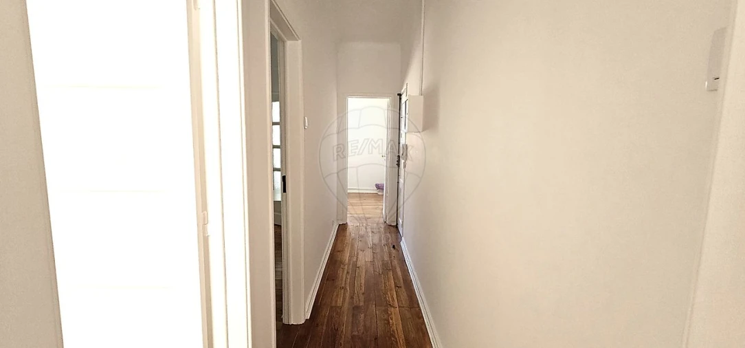 Apartamento T2 para Venda em Beato Foto 7