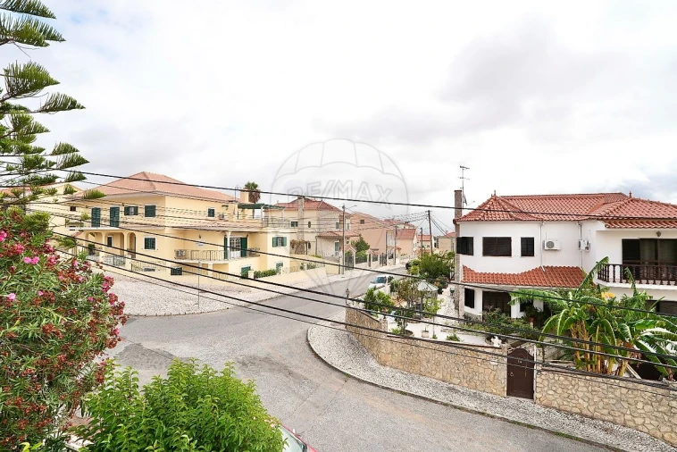 Moradia T3 para Venda em Póvoa de Santa Iria e Forte da Casa Foto 9