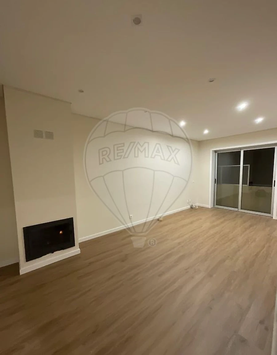 Apartamento T2 para Venda em Espinho Foto 7