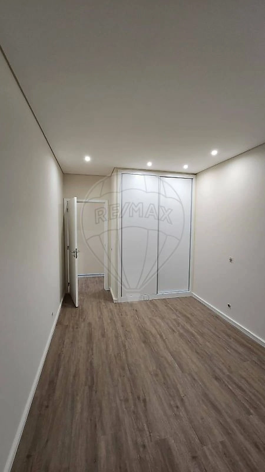 Apartamento T2 para Venda em Espinho Foto 10