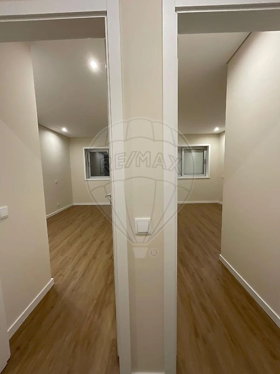 Apartamento T2 para Venda em Espinho Foto 17