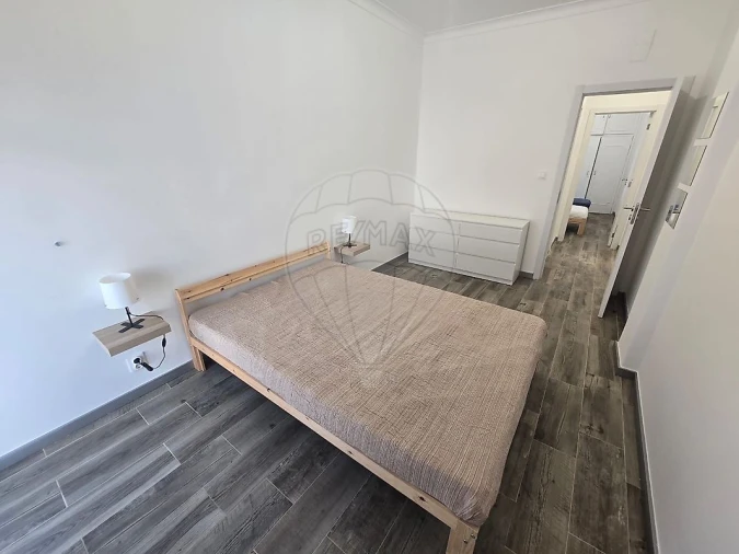 Apartamento T2 para Venda em Vila Franca de Xira Foto 4