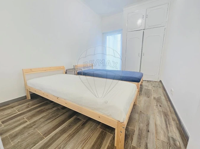 Apartamento T2 para Venda em Vila Franca de Xira Foto 6