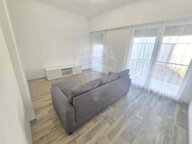 Apartamento T2 para Venda em Vila Franca de Xira Foto 3