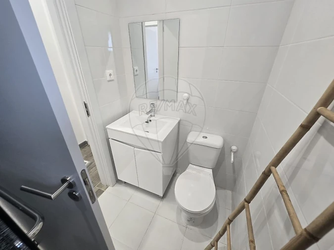 Apartamento T2 para Venda em Vila Franca de Xira Foto 7