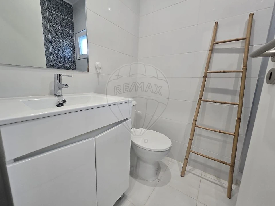 Apartamento T2 para Venda em Vila Franca de Xira Foto 8