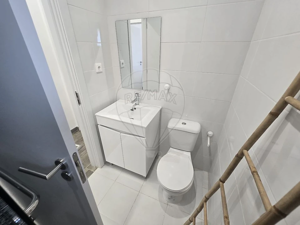 Apartamento T2 para Venda em Vila Franca de Xira Foto 7