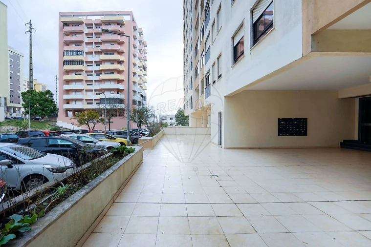 Apartamento T2 para Venda em Póvoa de Santa Iria e Forte da Casa Foto 36
