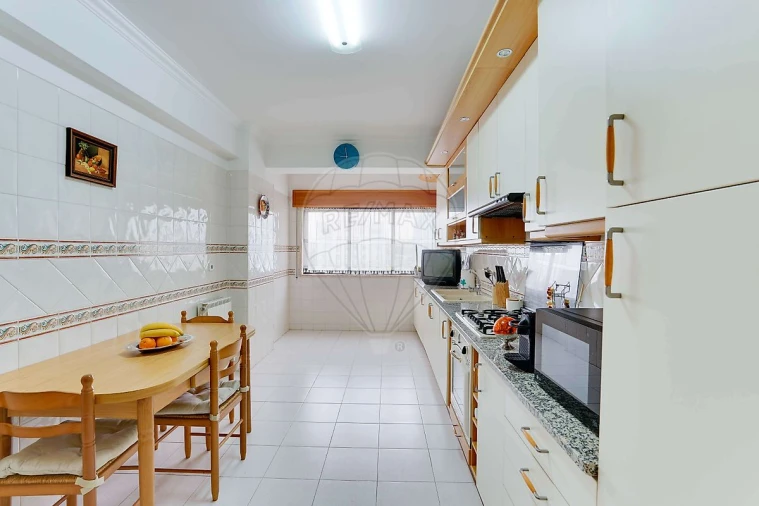 Apartamento T2 para Venda em Póvoa de Santa Iria e Forte da Casa Foto 4