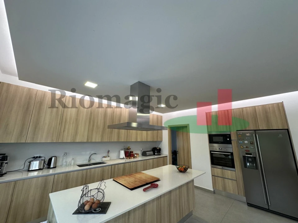 Moradia T5 para Venda em Santa Barbara Foto 8