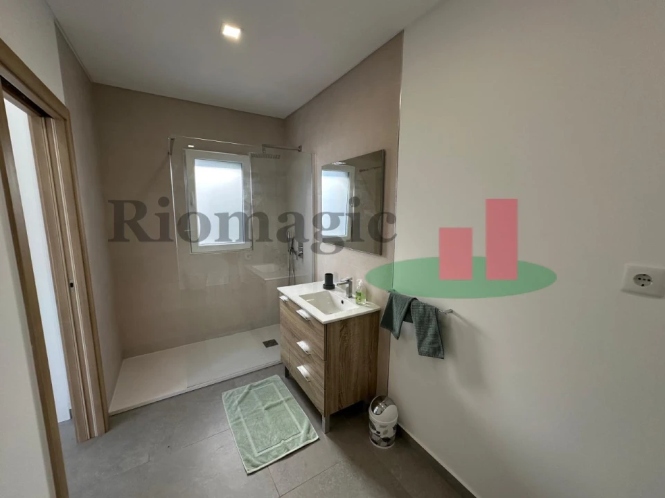 Moradia T5 para Venda em Santa Barbara Foto 11