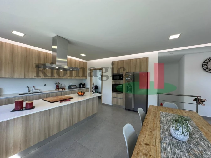 Moradia T5 para Venda em Santa Barbara Foto 7