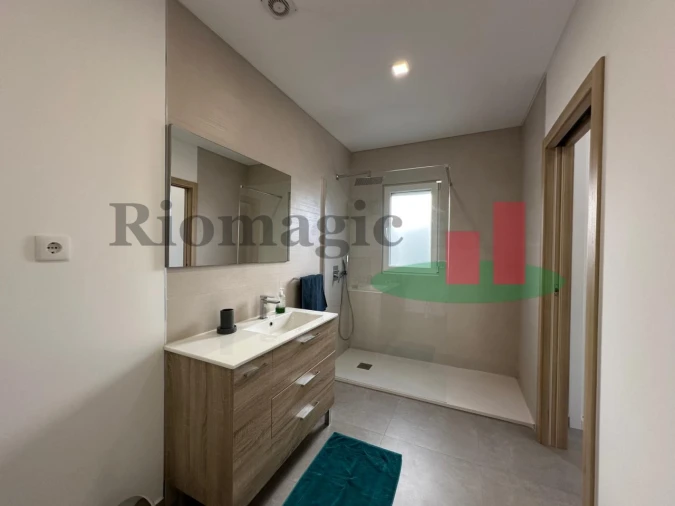 Moradia T5 para Venda em Santa Barbara Foto 20