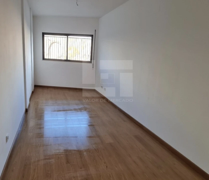 Apartamento T2 para Venda em Olhão Foto 8