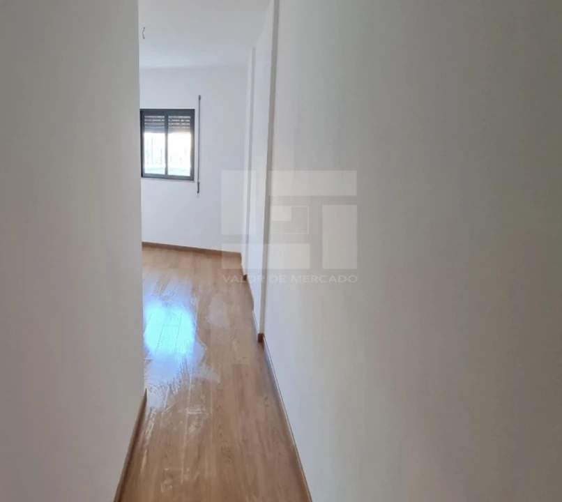 Apartamento T2 para Venda em Olhão Foto 14