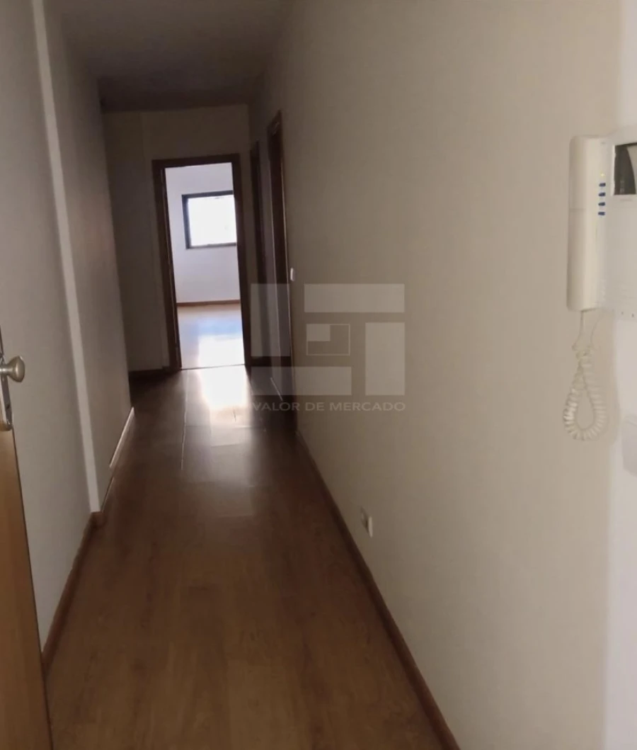 Apartamento T2 para Venda em Olhão Foto 5